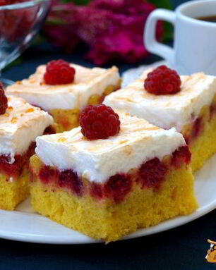 Малиновый пирог с меренгой