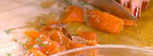 мини-киши со шпинатом, копченой рыбой и помидорами. Шаг 9