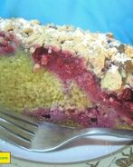 Пирог бисквитный с вишнями