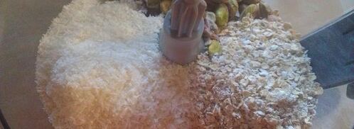 пирог из хурмы с мандариновой карамелью. Шаг 2