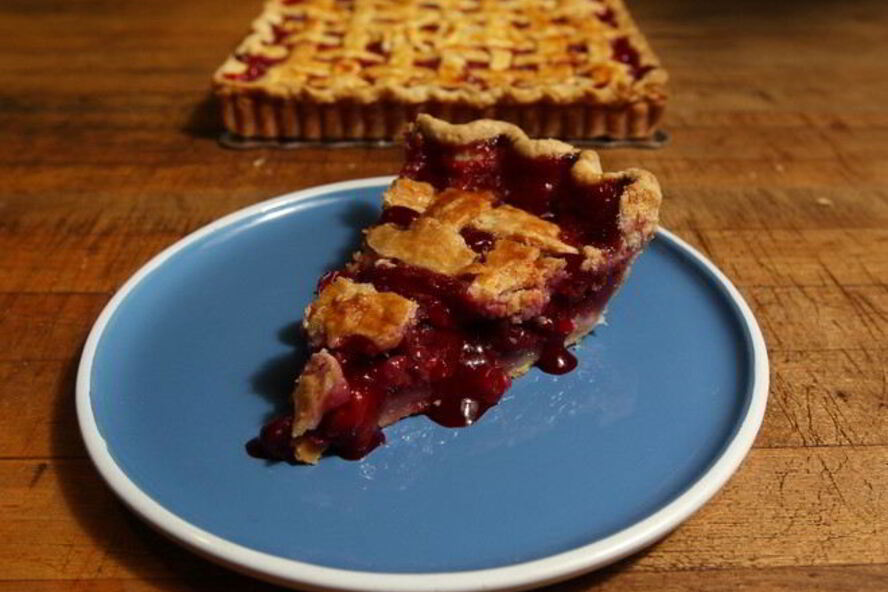 Рецепт пирог с брусникой и сметаной