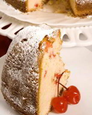 Пирог с консервированной вишней