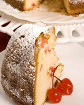 Пирог с консервированной вишней