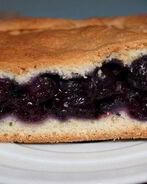 Пирог с начинкой из черники