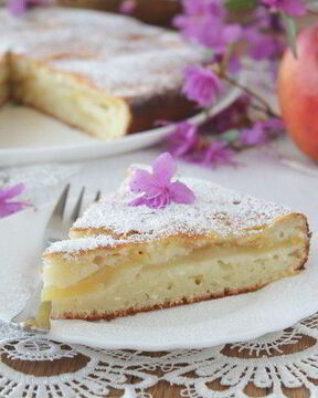 Пирог с творогом и яблоками