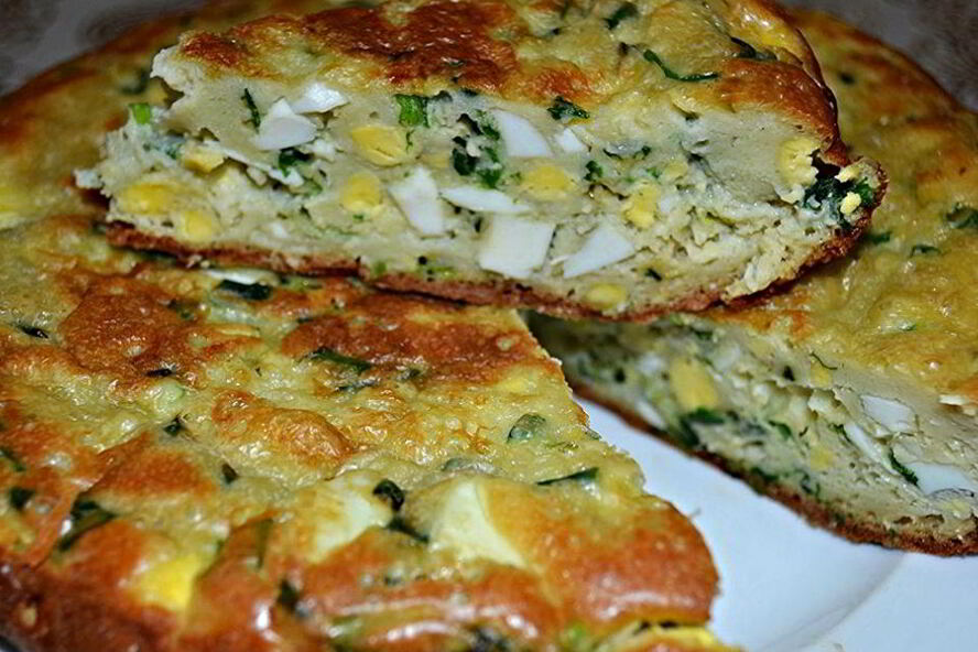 Рецепт пирога с яйцами и лукома в мультиварке