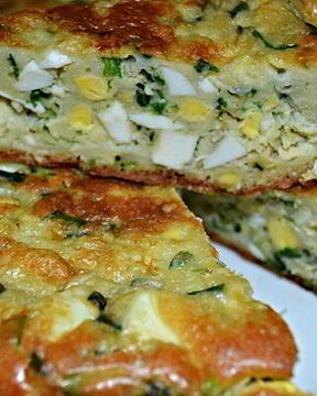 Пирог с яйцами и луком в мультиварке