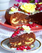 Шоколадно-творожный пирог с черешней
