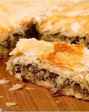 Слоеный пирог с мясом баранины