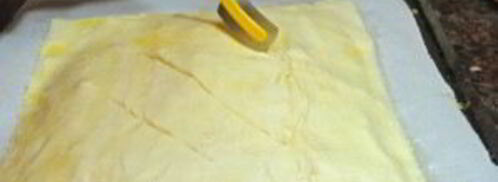 слоеный пирог с сыром и колбасой. Шаг 4