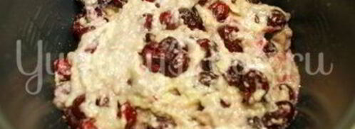 вишневый пирог в мультиварке. Шаг 4