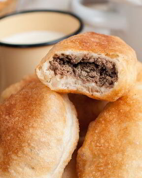 Дрожжевые пирожки с печеночной начинкой