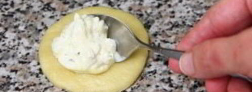 дрожжевые пирожки с творогом. Шаг 8