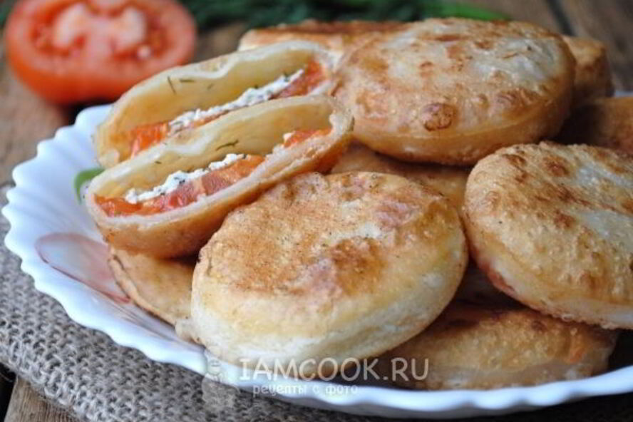 Рецепт пирожки бомбочки с творогом и помидорами