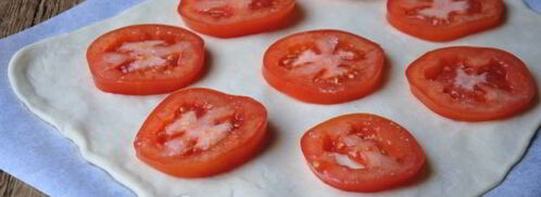 пирожки бомбочки с творогом и помидорами. Шаг 10