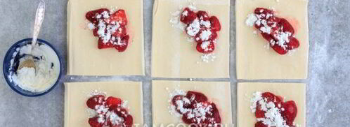 пирожки из слоеного теста с клубникой. Шаг 9