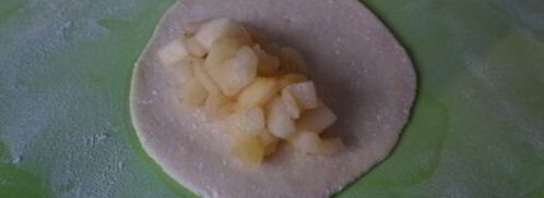 пирожки из творожного теста с яблоками. Шаг 4