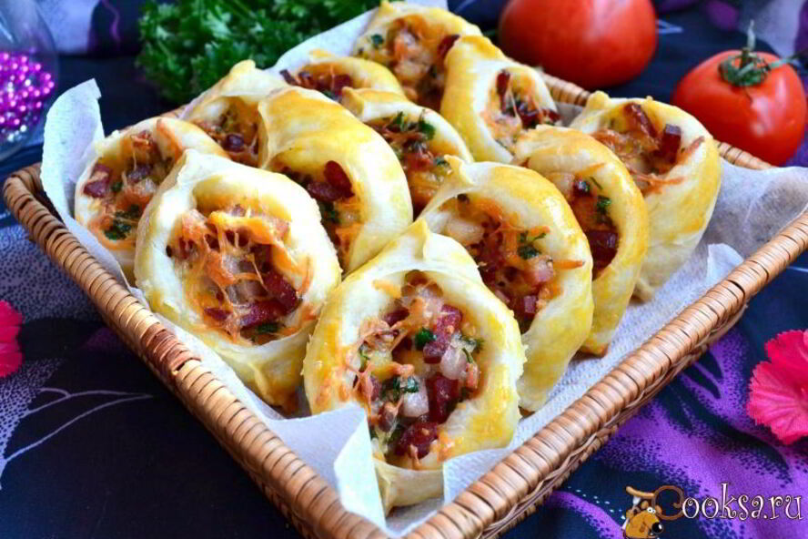 Рецепт пирожки погача с колбасой и сыром