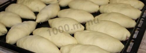 пирожки с клубникой из дрожжевого теста в духовке. Шаг 25