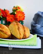 Пирожки с луком и яйцом в духовке