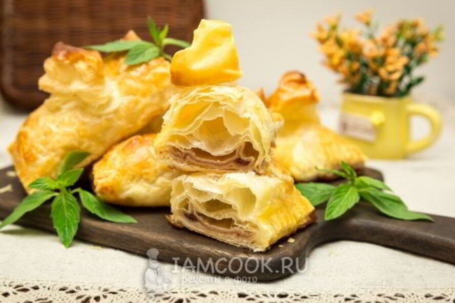 Рецепт пирожки с повидлом из слоеного теста