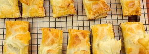 пирожки с повидлом из слоеного теста. Шаг 10