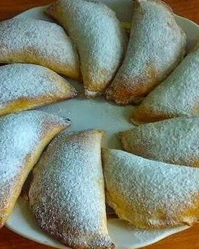 Пирожки с творожно-банановой начинкой