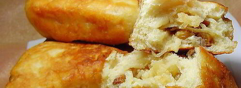 пирожки с яблоками и изюмом на сковороде. Шаг 10