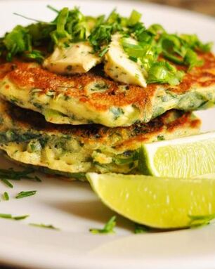 Пирожки с зеленым луком и яйцом