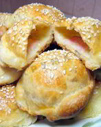 Пирожки слоеные конвертики с сыром и ветчиной