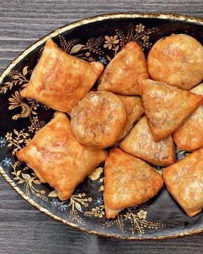 Слоеные пирожки с печенью цесарки