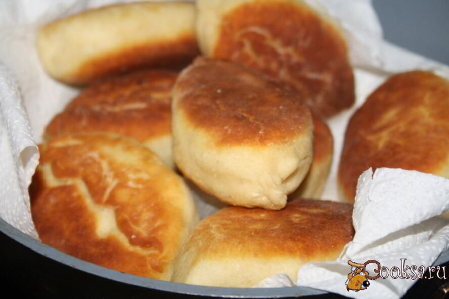 Рецепт содовые пирожки с капустой, луком и яйцом