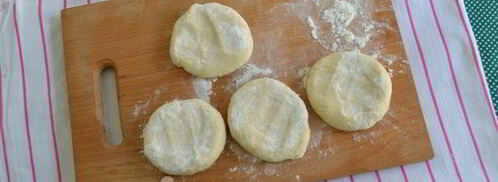 жареные пирожки с яйцом и рисом. Шаг 11