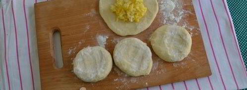 жареные пирожки с яйцом и рисом. Шаг 12