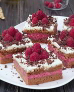 Малиновые пирожные