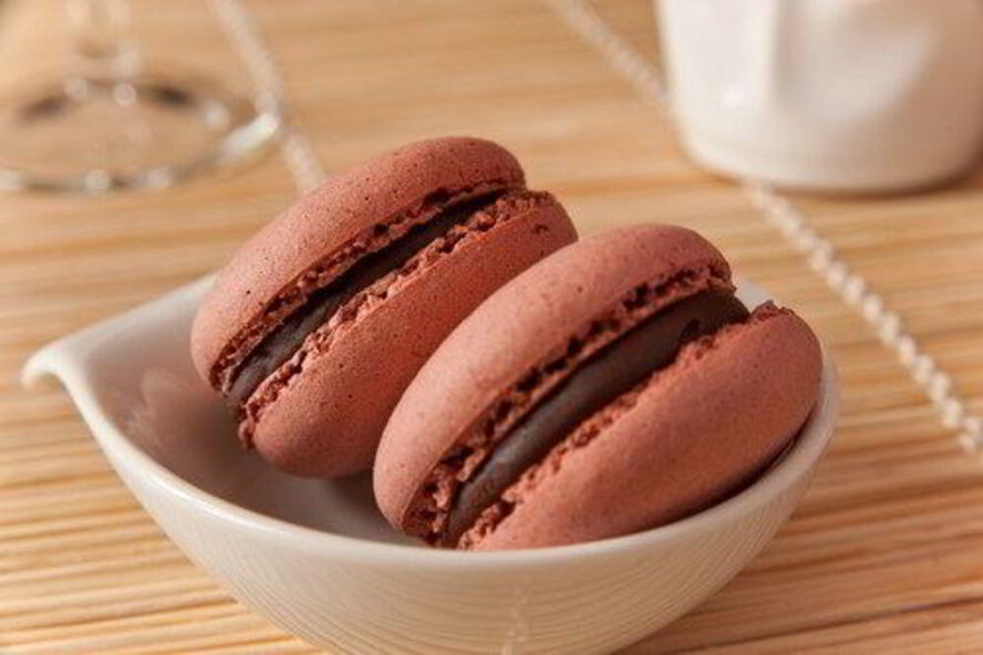 Рецепт миндальные пирожные макароны с шоколадной начинкой