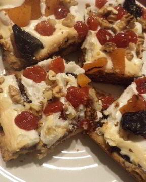 Пирожные из песочного теста с сухофруктами