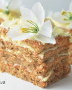 Воздушное миндальное пирожное с ванильным ароматом