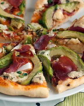 Пицца с авокадо