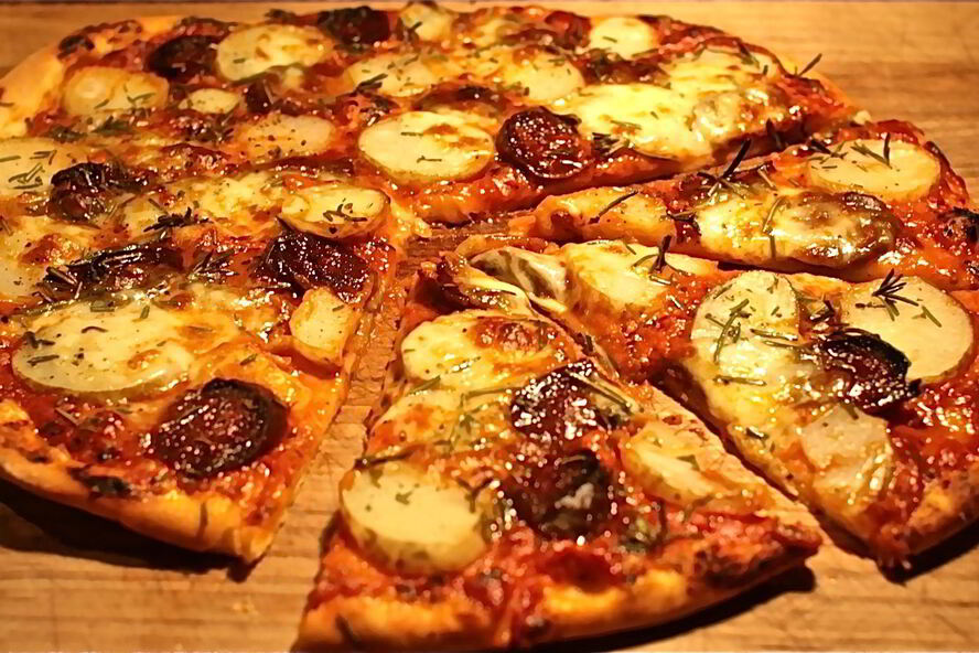 Рецепт пицца с картошкой и колбасой