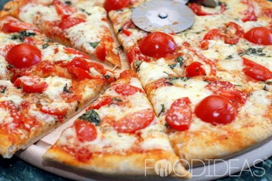 Рецепт пиццы с помидорами и сырома