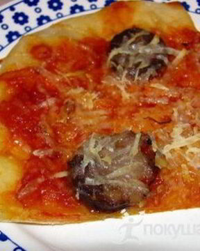 Пицца с рогаликами и колбасой