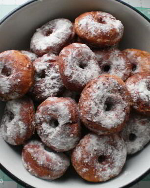 Пончики с сахарной пудрой