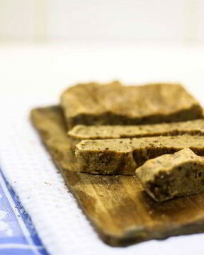 Коврижка с черносливом и орехами