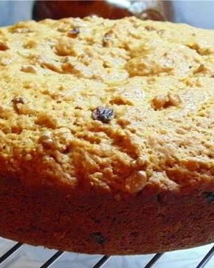 Коврижка с орехами и изюмом