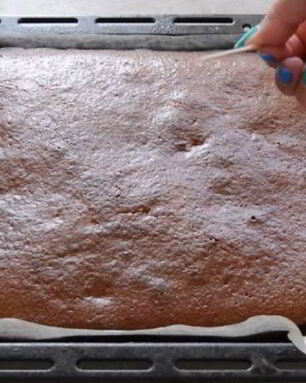 Постная коврижка с вареньем