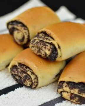 Рулетики с маком из дрожжевого теста