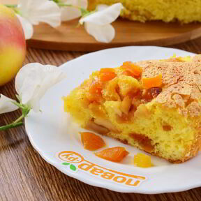 Шарлотка с яблоками