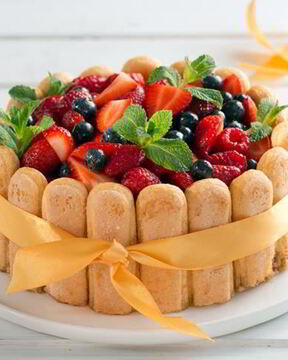 Изысканная шарлотка с манго и заварным кремом