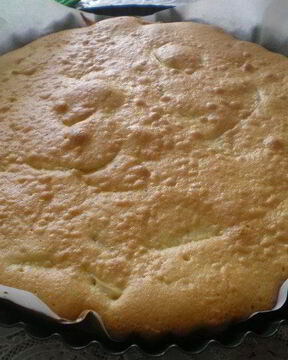 Классическая яблочная шарлотка